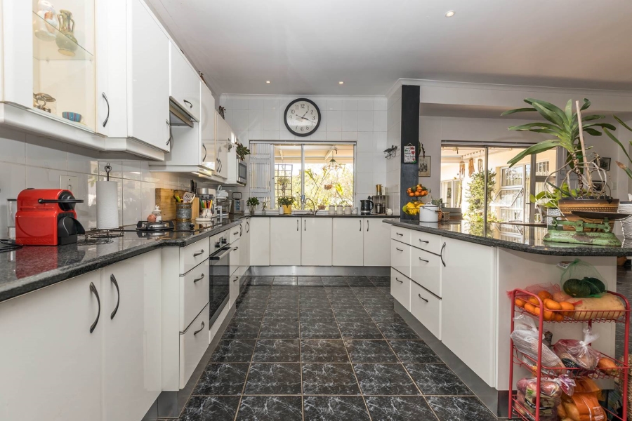 4 Bedroom Property for Sale in Milnerton Western Cape